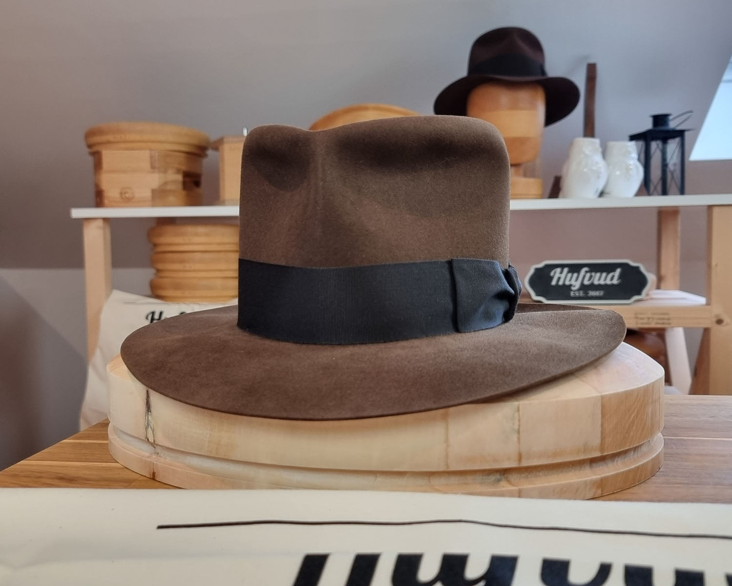 LEIFUR Lucky FEDORA | BEAVER HUNDRED | SABLE BROWN COLOR | SIZE 57, US 7 1/8 - Hufvud