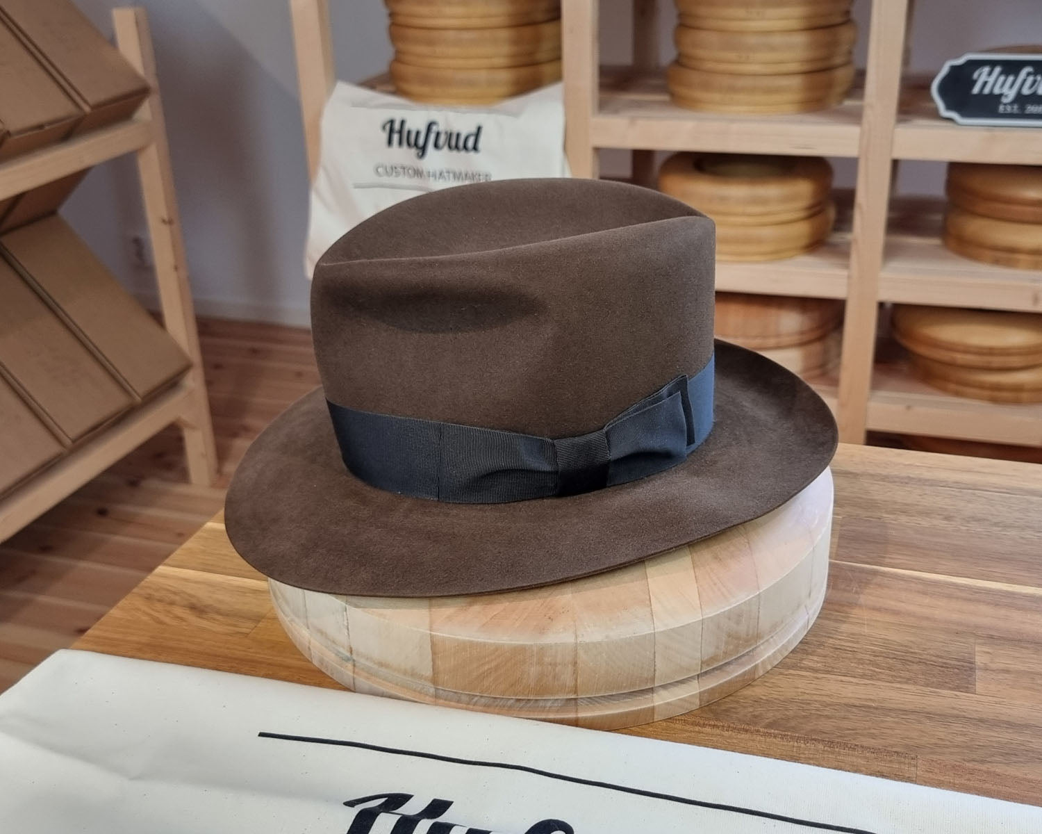 LEIFUR Lucky FEDORA | BEAVER HUNDRED | SABLE BROWN COLOR | SIZE 57, US 7 1/8 - Hufvud