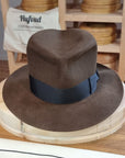 LEIFUR Lucky FEDORA | BEAVER HUNDRED | SABLE BROWN COLOR | SIZE 57, US 7 1/8 - Hufvud