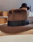 LEIFUR Lucky FEDORA | BEAVER HUNDRED | SABLE BROWN COLOR | SIZE 58, US 7 1/4 - Hufvud