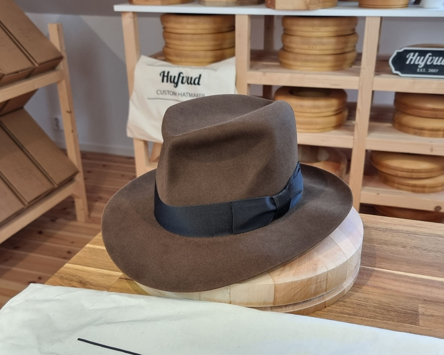 LEIFUR Lucky FEDORA | BEAVER HUNDRED | SABLE BROWN COLOR | SIZE 58, US 7 1/4 - Hufvud