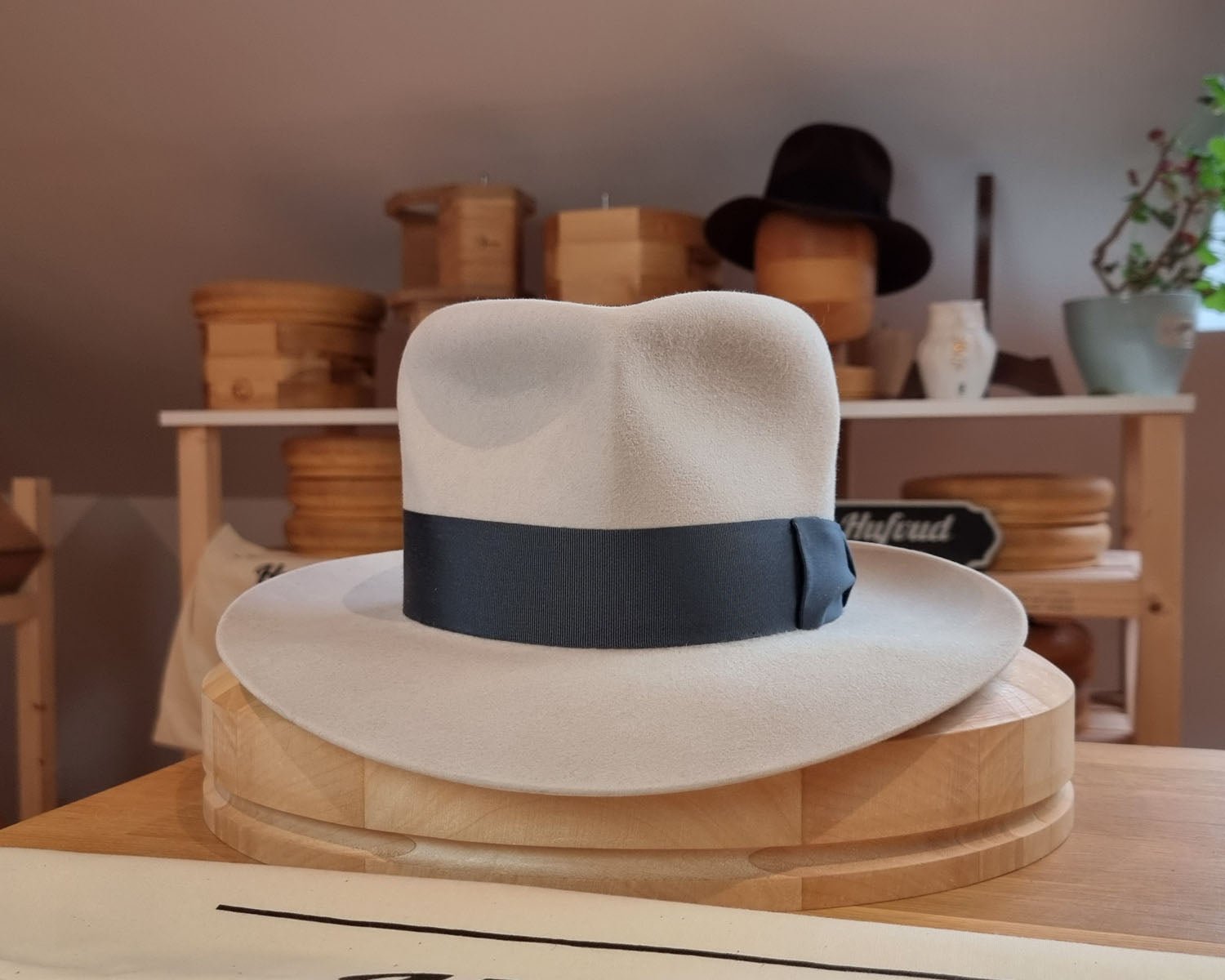LEIFUR Lucky FEDORA | NUTRIA | PLAYA COLOR | SIZE 58, US 7 1/4 - Hufvud