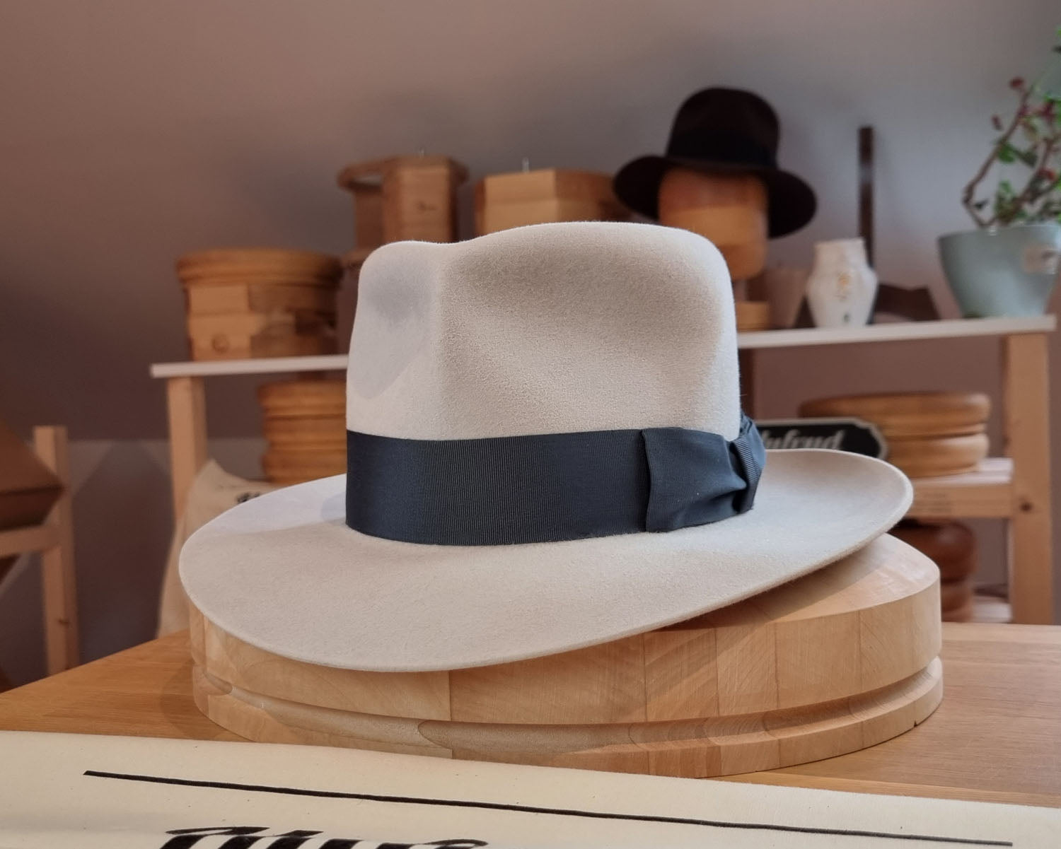 LEIFUR Lucky FEDORA | NUTRIA | PLAYA COLOR | SIZE 58, US 7 1/4 - Hufvud