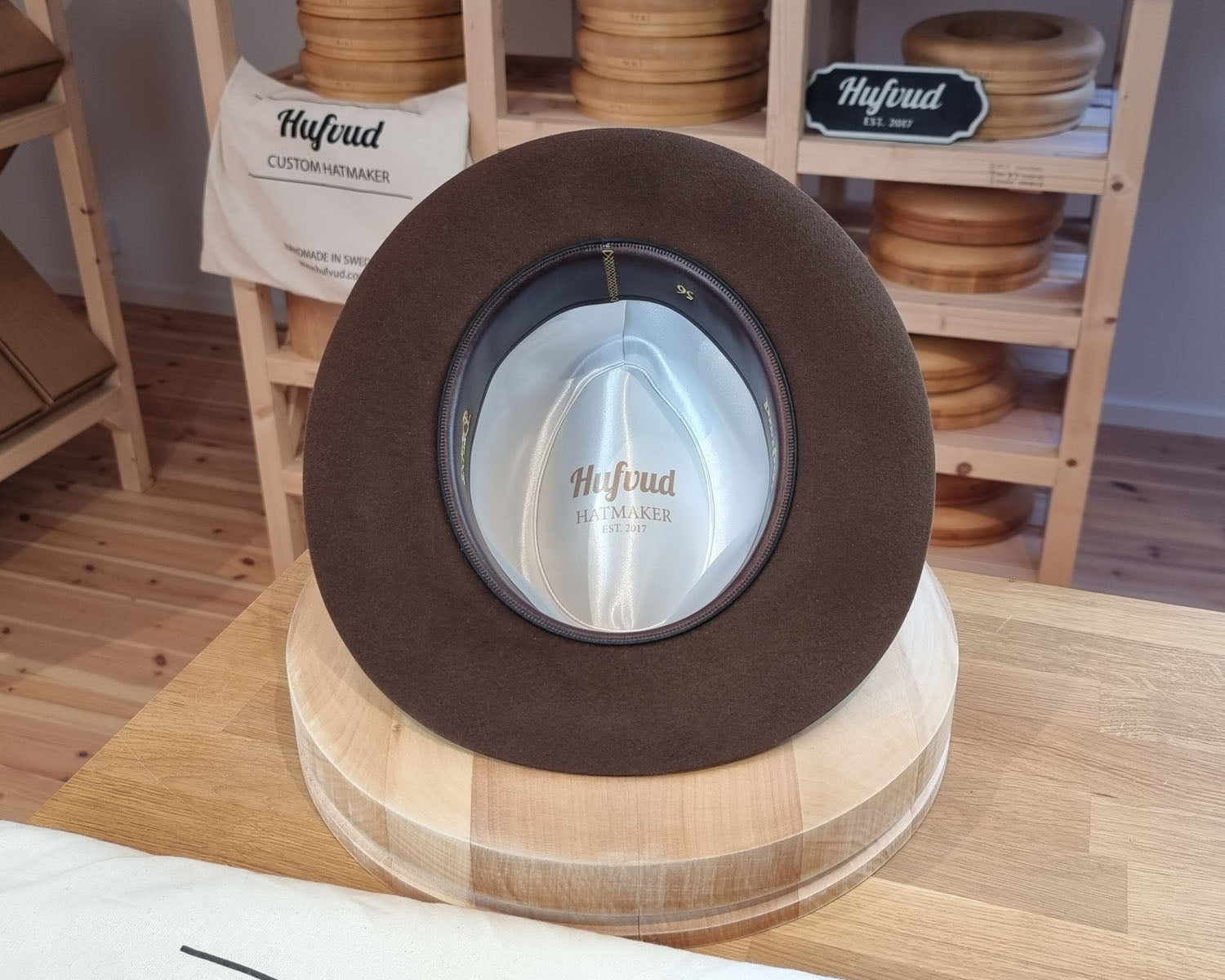 LEIFUR Lucky FEDORA | RABBIT &amp; HARE DELUXE BLEND FELT | SABLE BROWN COLOR | SIZE 56, US 7 - Hufvud