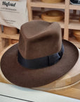 LEIFUR Lucky FEDORA | RABBIT & HARE DELUXE BLEND FELT | SABLE BROWN COLOR | SIZE 57, US 7 1/8 - Hufvud