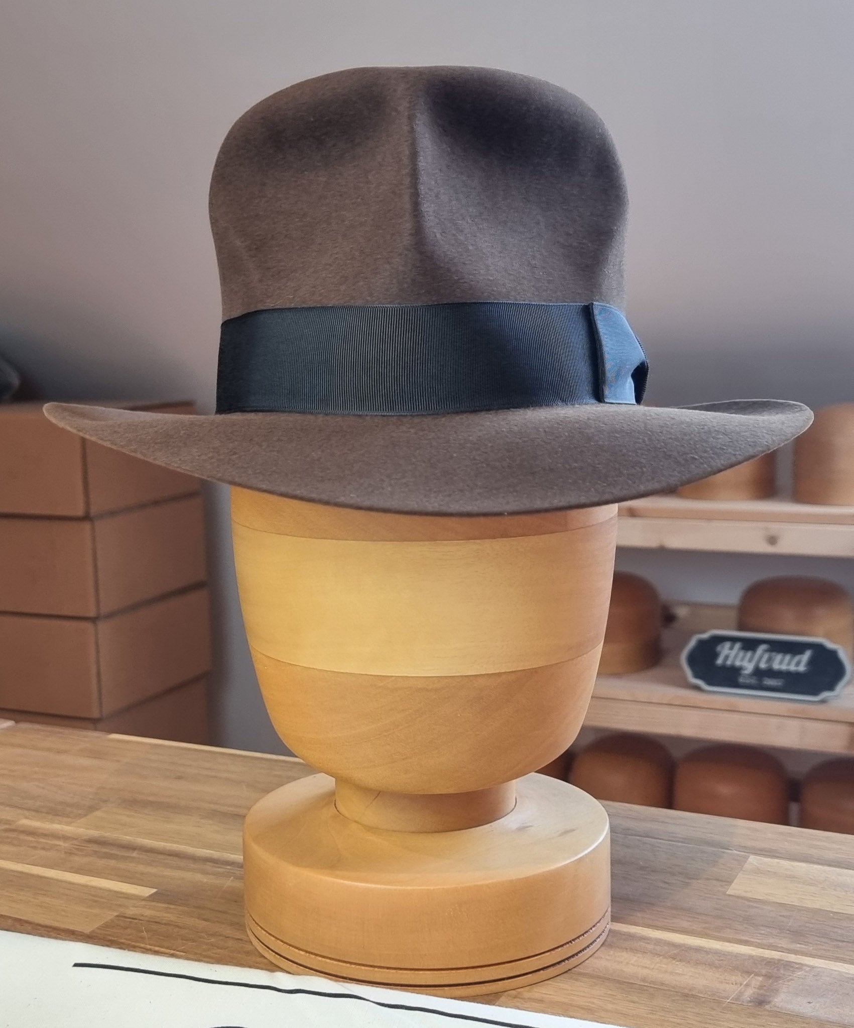 LEIFUR Raven Crown FEDORA | RABBIT &amp; HARE DELUXE BLEND | MULTIPLE SIZE AVAILABLE - Hufvud
