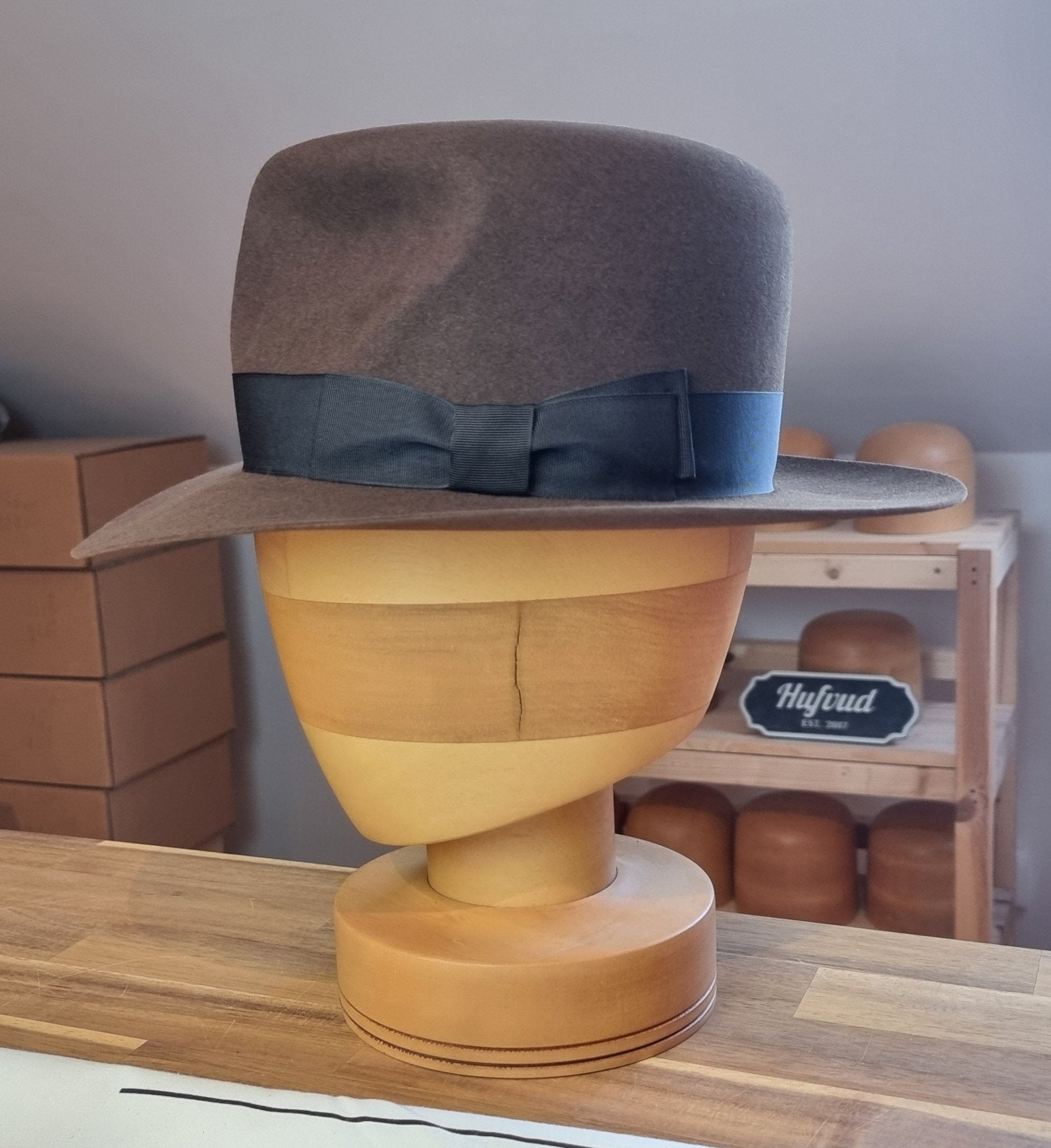 LEIFUR Raven Crown FEDORA | RABBIT &amp; HARE DELUXE BLEND | MULTIPLE SIZE AVAILABLE - Hufvud