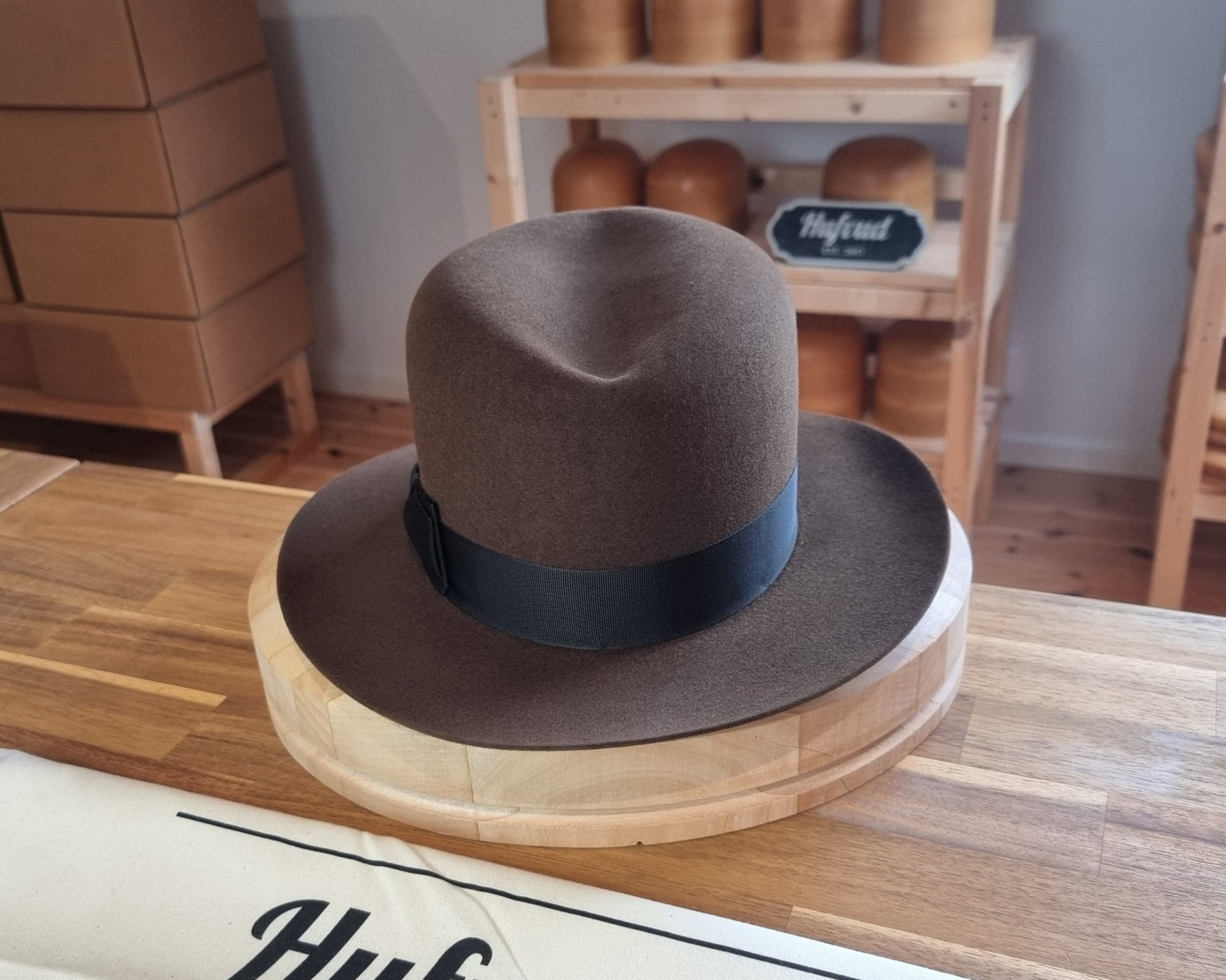 LEIFUR Raven Crown FEDORA | RABBIT &amp; HARE DELUXE BLEND | MULTIPLE SIZE AVAILABLE - Hufvud