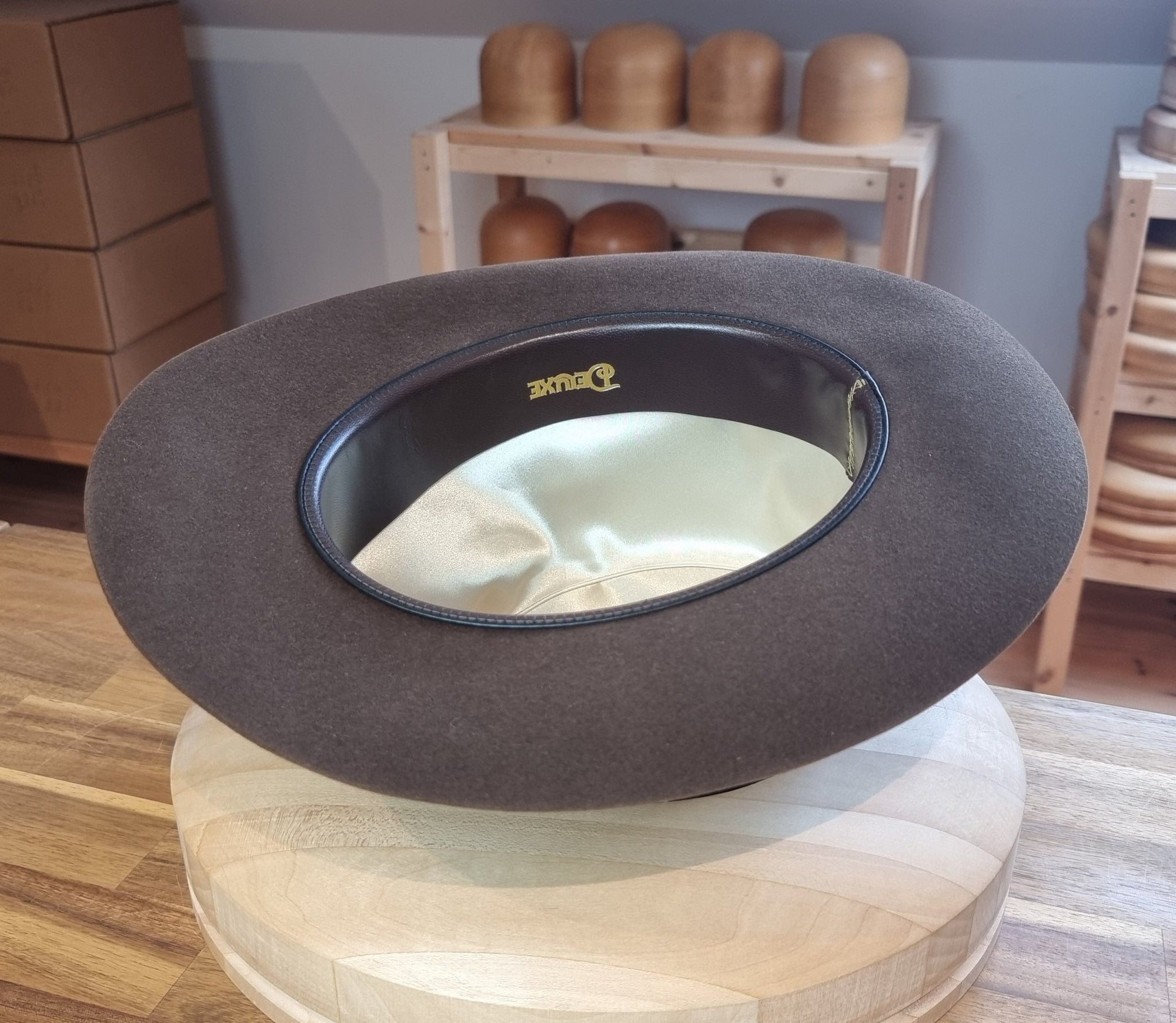 LEIFUR Raven Crown FEDORA | RABBIT &amp; HARE DELUXE BLEND | MULTIPLE SIZE AVAILABLE - Hufvud