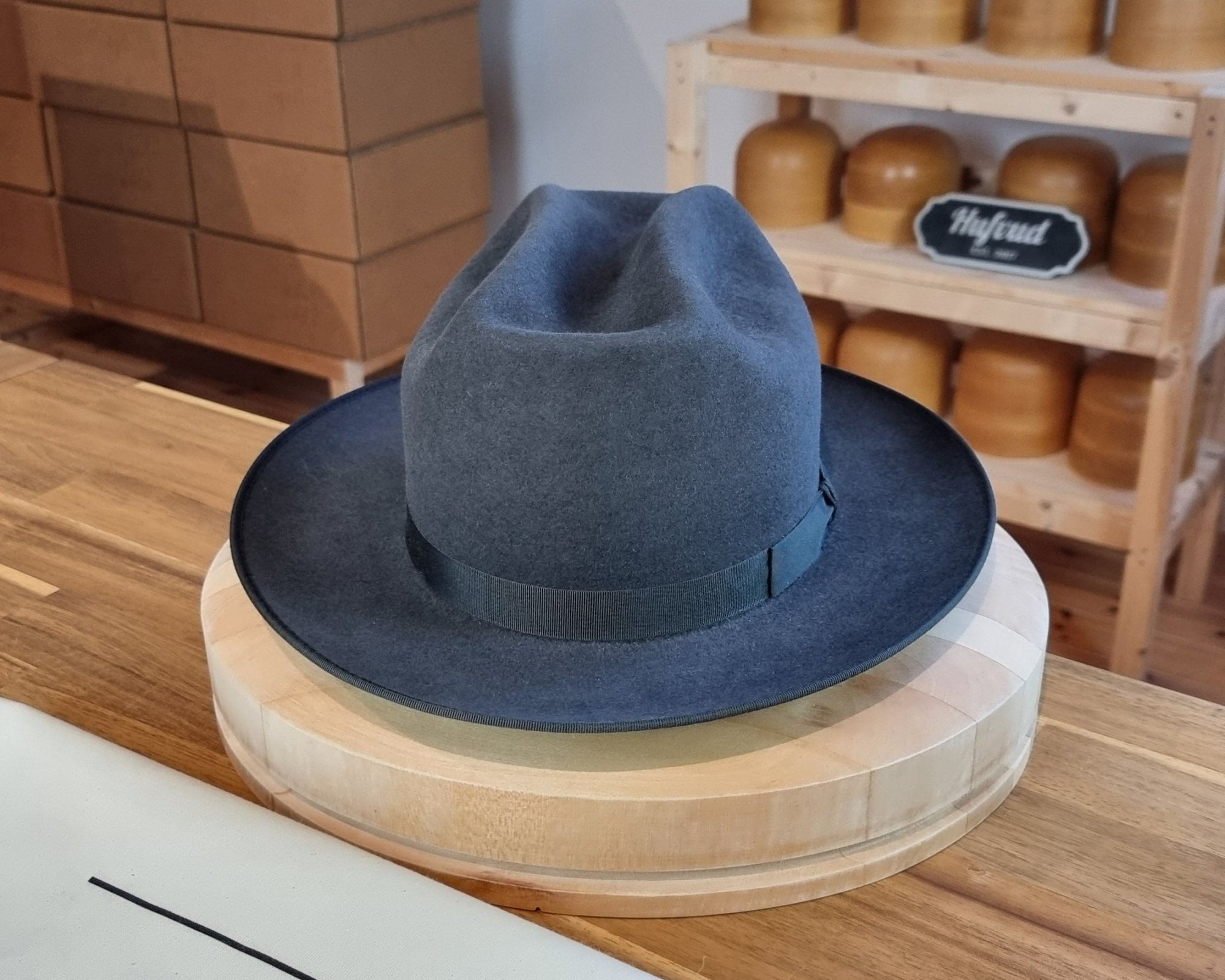 ODIN | BEAVER TWENTY | CHARCOAL COLOR | WESTERN WEIGHT | SIZE 58, US 7 1/4 - Hufvud