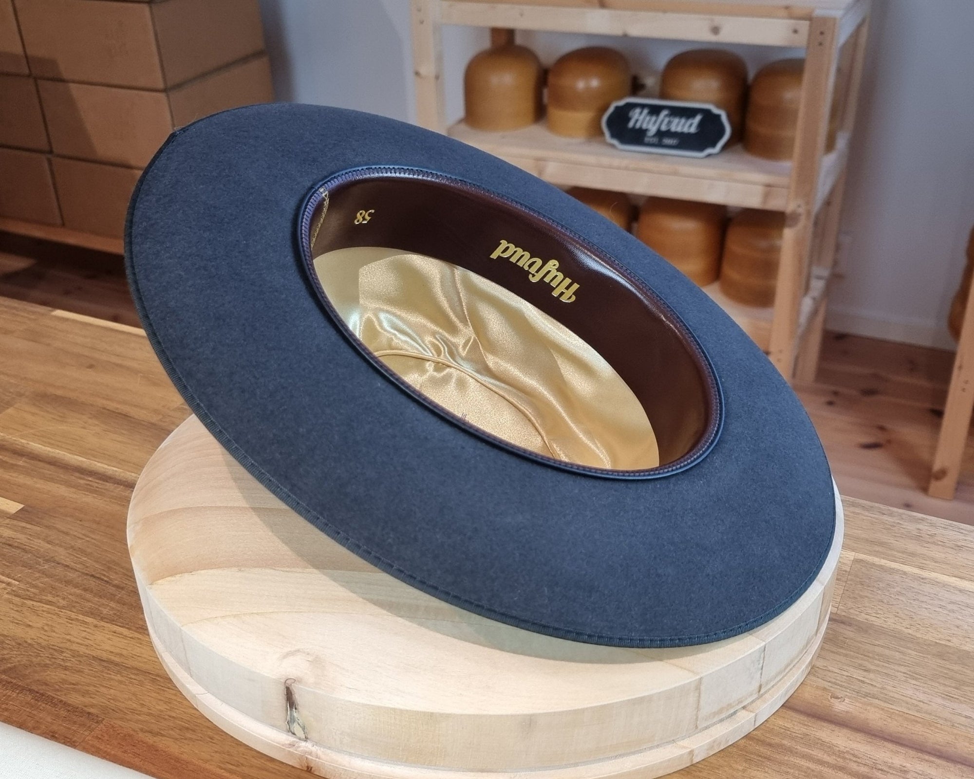 ODIN | BEAVER TWENTY | CHARCOAL COLOR | WESTERN WEIGHT | SIZE 58, US 7 1/4 - Hufvud