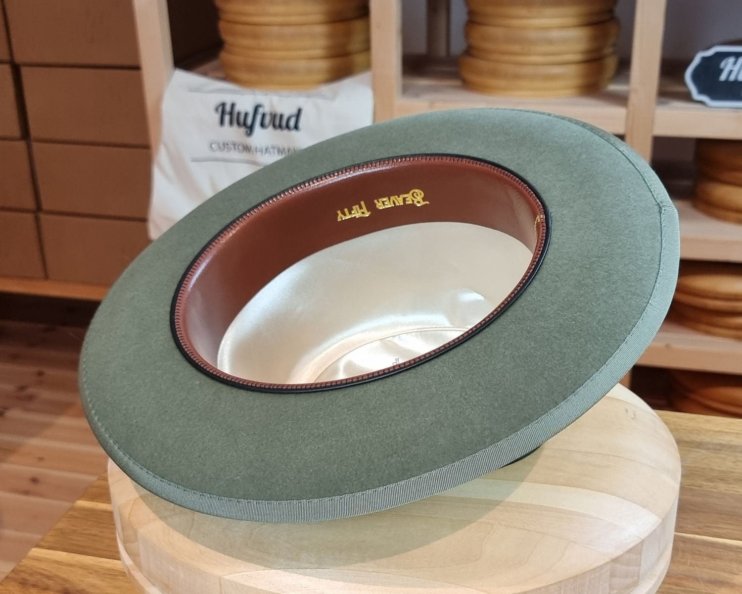 OPEN CROWN | BEAVER FIFTY | REGULAR OVAL BLOCK | MULTIPLE SIZE AVAILABLE - Hufvud