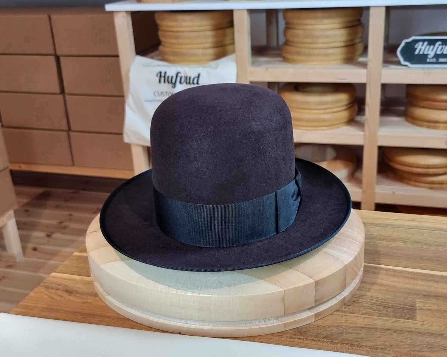OPEN CROWN | BEAVER FIFTY | VINTAGE STYLE OVAL BLOCK – Hufvud