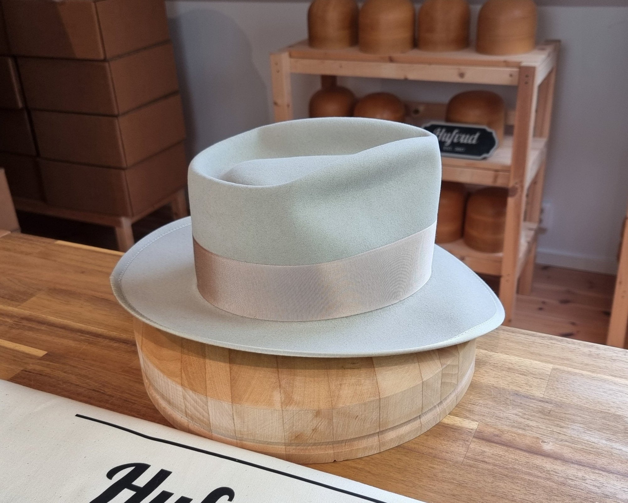 RAGNAR FEDORA | RABBIT &amp; HARE DELUXE BLEND FELT | SILVERBELLY COLOR | MULTIPLE SIZE AVAILABLE - Hufvud