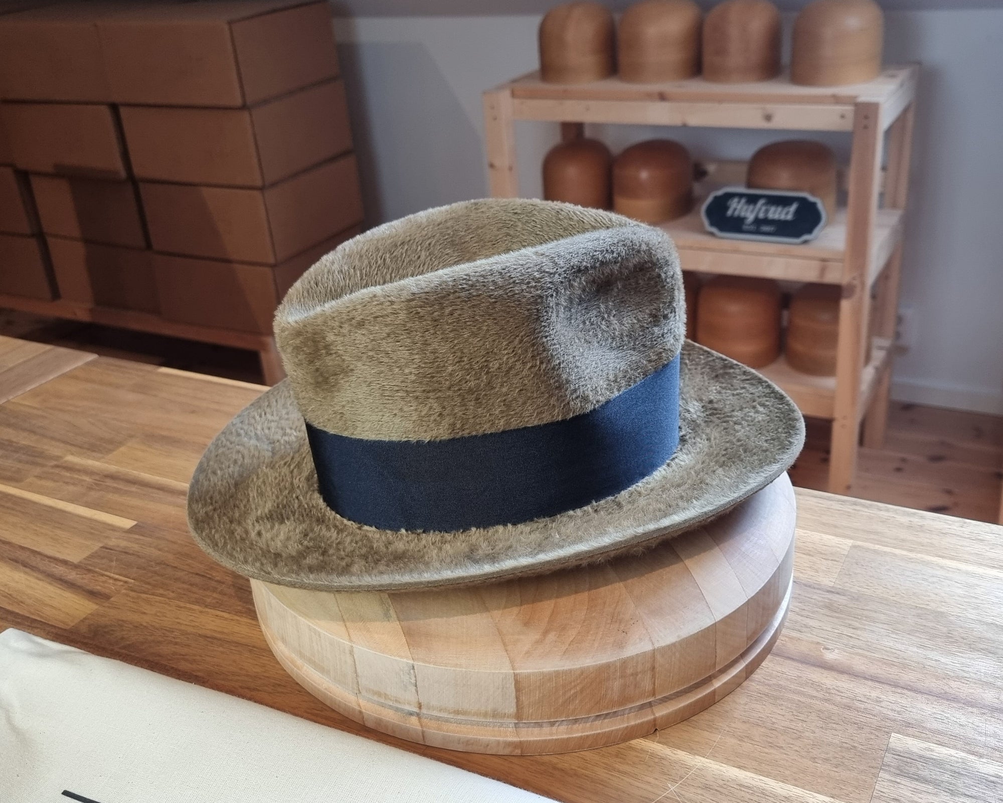 CAGNEY FEDORA | 100% HARE | FAWN COLOR | VELOUR FINISH | SIZE 58, US 7 1/4