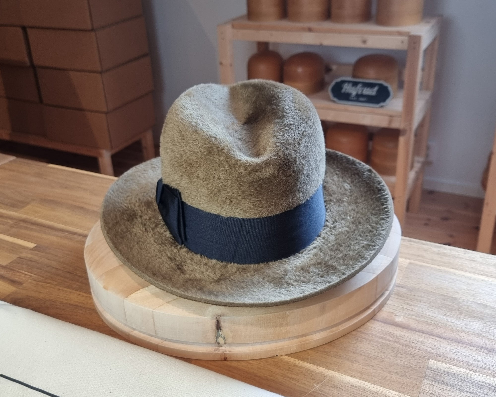 CAGNEY FEDORA | 100% HARE | FAWN COLOR | VELOUR FINISH | SIZE 58, US 7 1/4