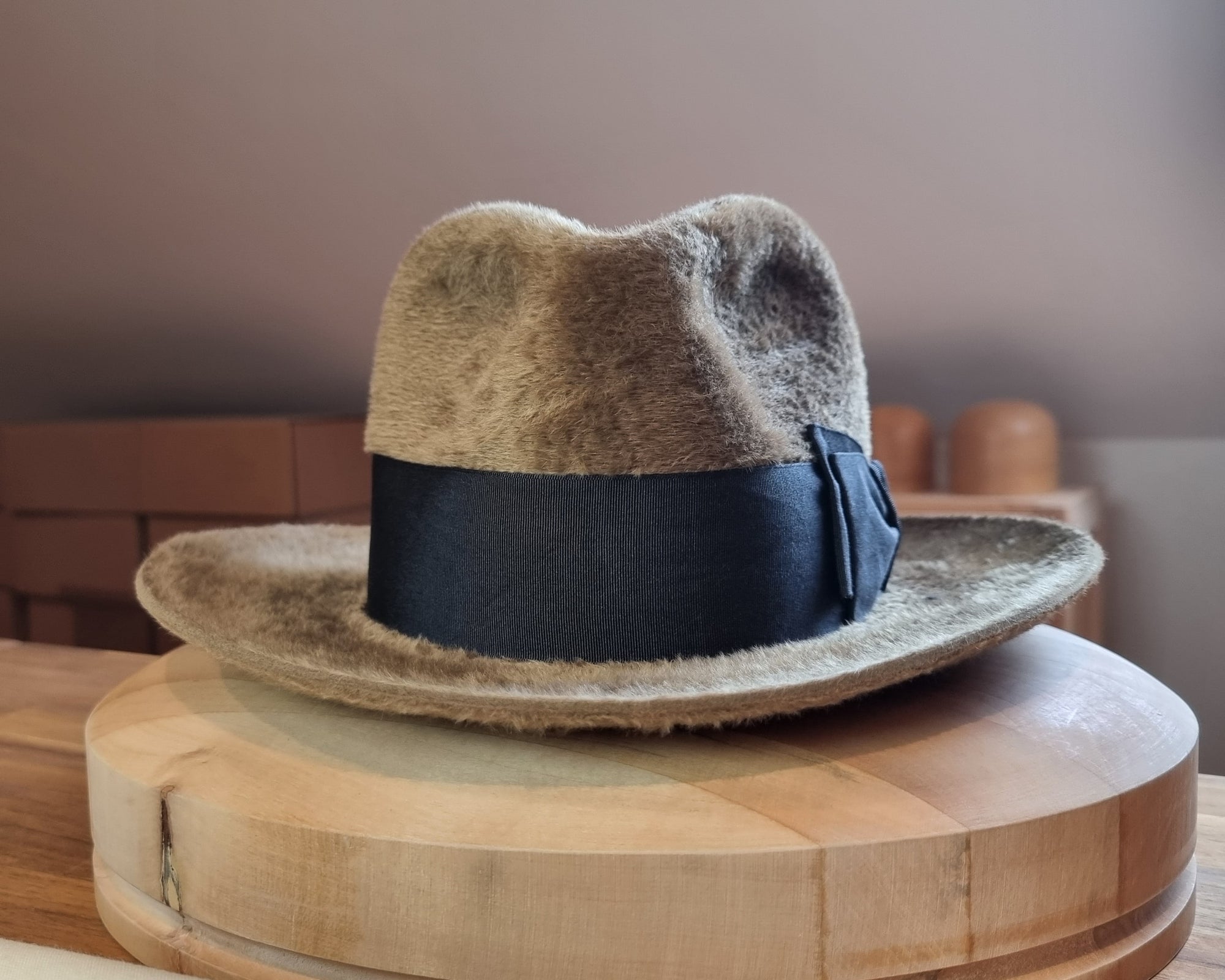 CAGNEY FEDORA | 100% HARE | FAWN COLOR | VELOUR FINISH | SIZE 58, US 7 1/4
