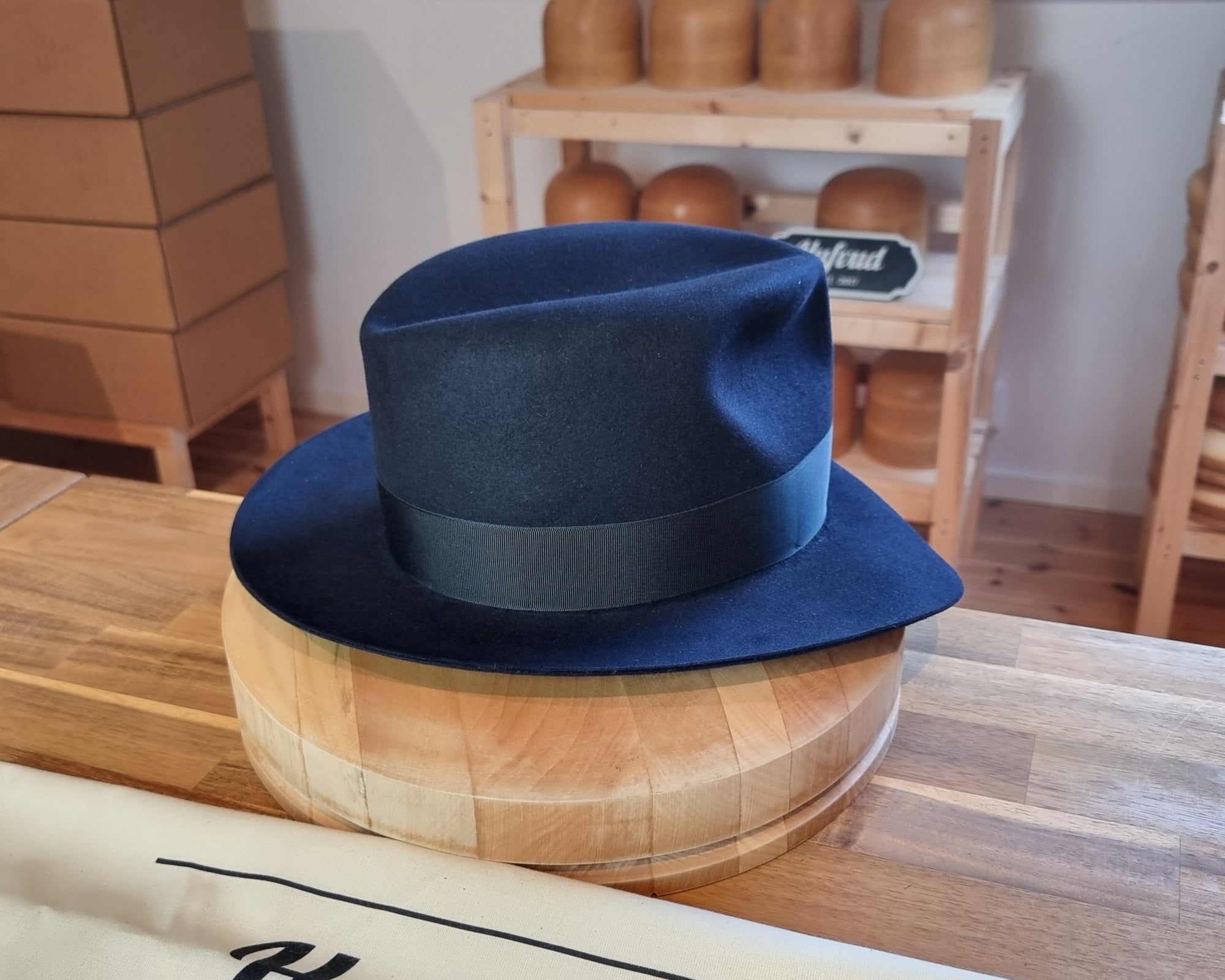 LEIFUR Adventure FEDORA | BEAVER HUNDRED | DARK NAVY BLUE COLOR | WESTERN WEIGHT | SIZE 58, US 7 1/4