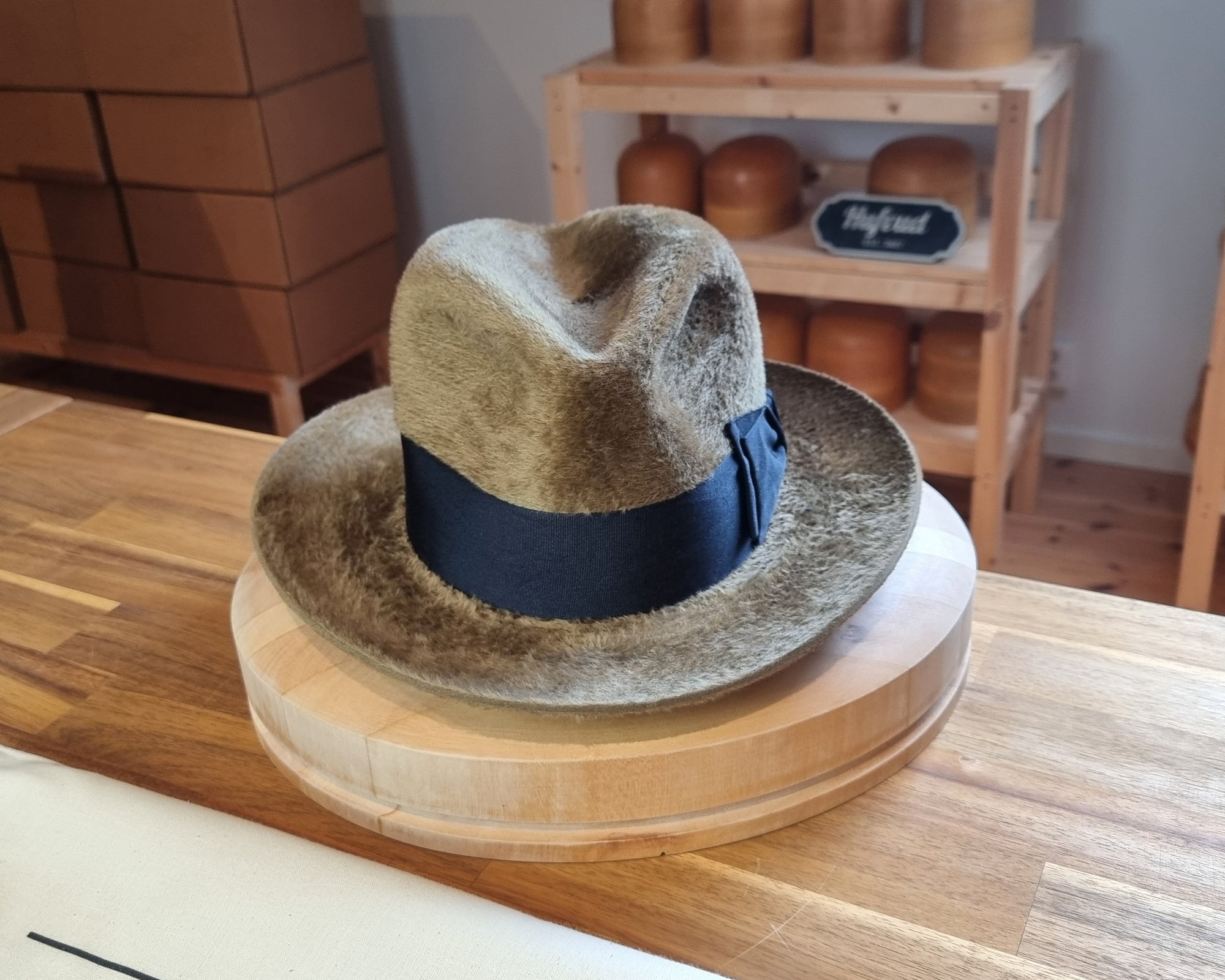 CAGNEY FEDORA | 100% HARE | FAWN COLOR | VELOUR FINISH | SIZE 58, US 7 1/4
