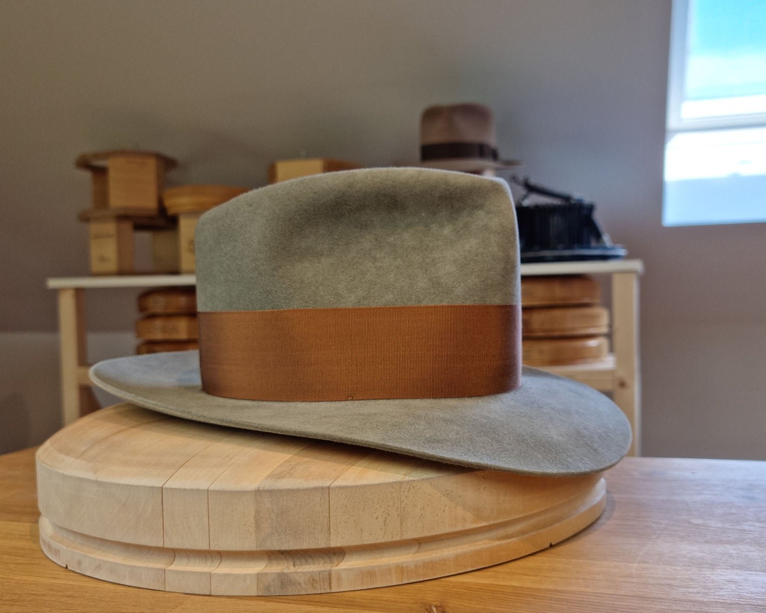WHIPPET FEDORA | 100X NUTRIA | SAGE COLOR | SIZE 59, US 7 3/8