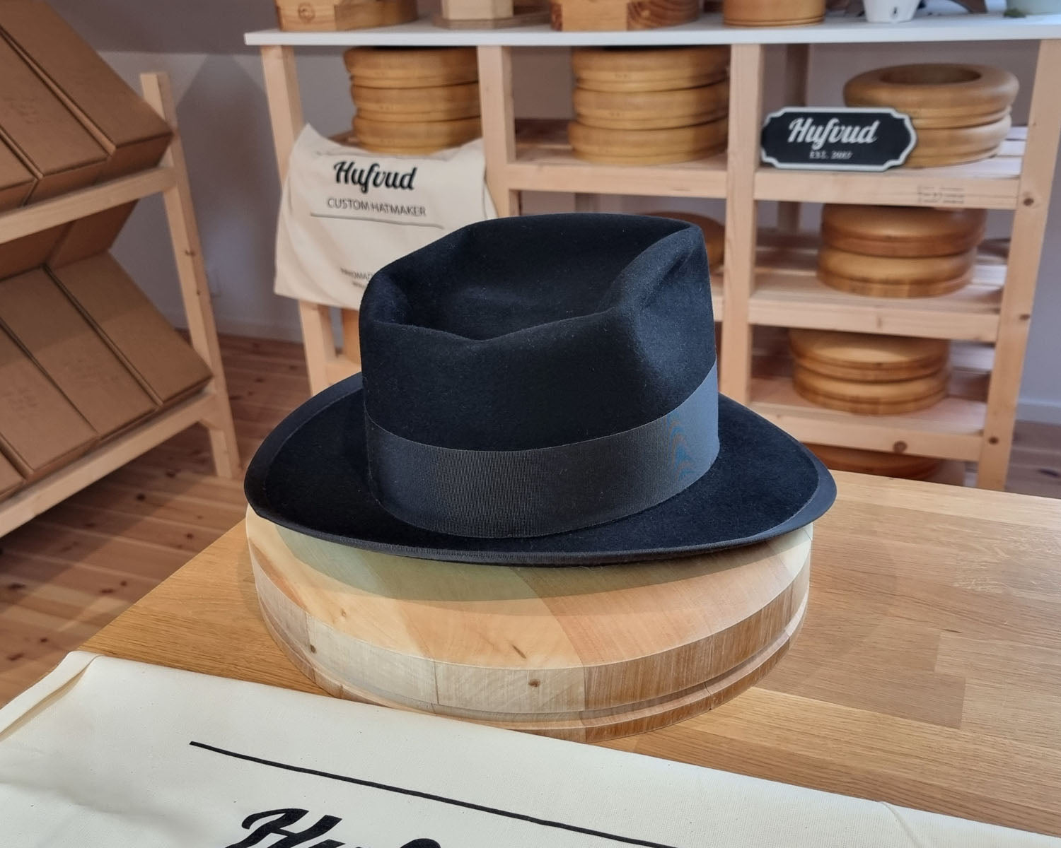 WHIPPET FEDORA | 50X BEAVER BLEND | BLACK | SIZE 62, US 7 3/4 - Hufvud
