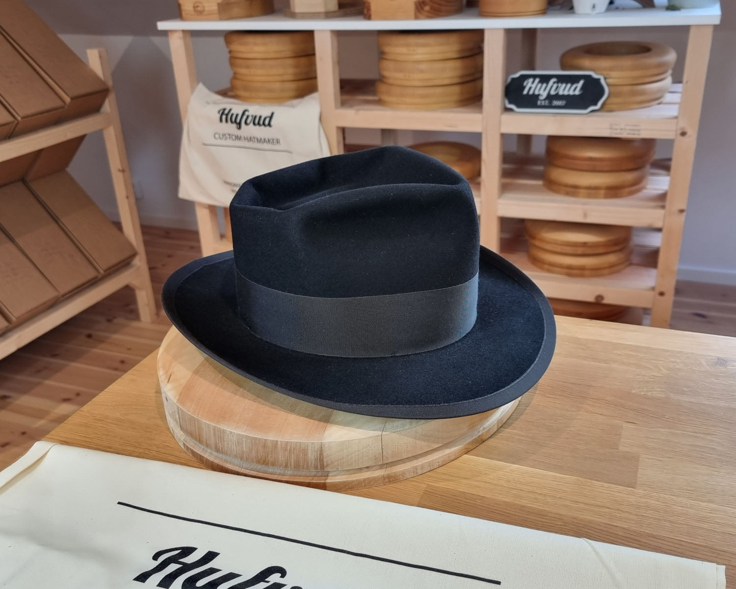WHIPPET FEDORA | 50X BEAVER BLEND | BLACK | SIZE 62, US 7 3/4 - Hufvud