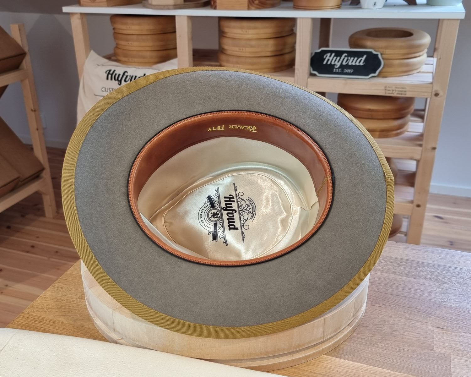 WHIPPET FEDORA | BEAVER FIFTY | STONE COLOR | SIZE 60, US 7 1/2 - Hufvud