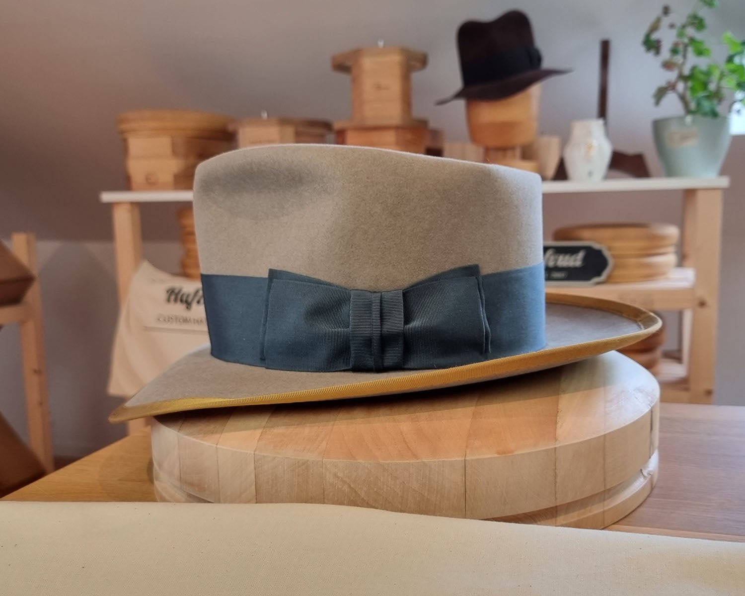 WHIPPET FEDORA | BEAVER FIFTY | STONE COLOR | SIZE 60, US 7 1/2 - Hufvud