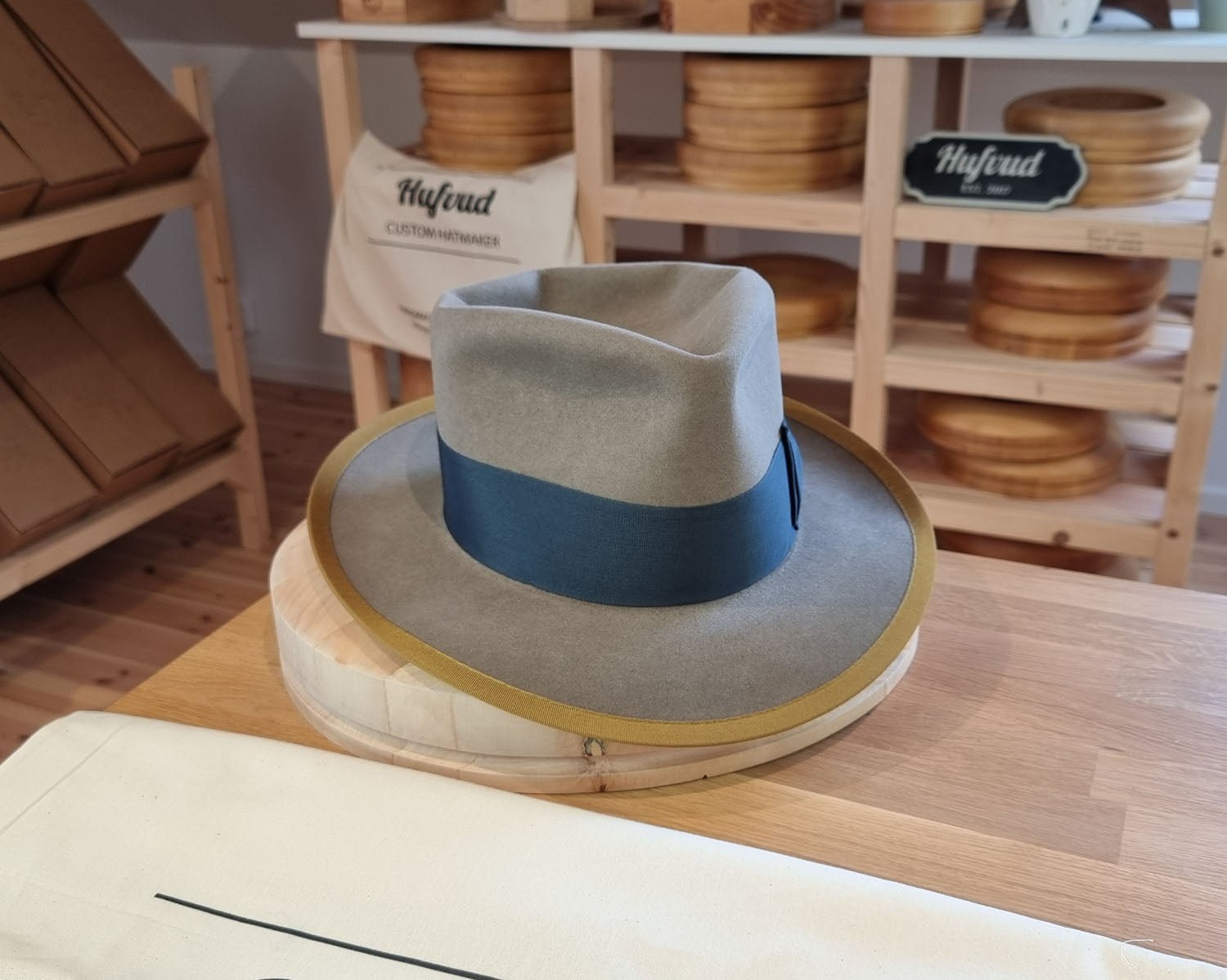 WHIPPET FEDORA | BEAVER FIFTY | STONE COLOR | SIZE 60, US 7 1/2 - Hufvud