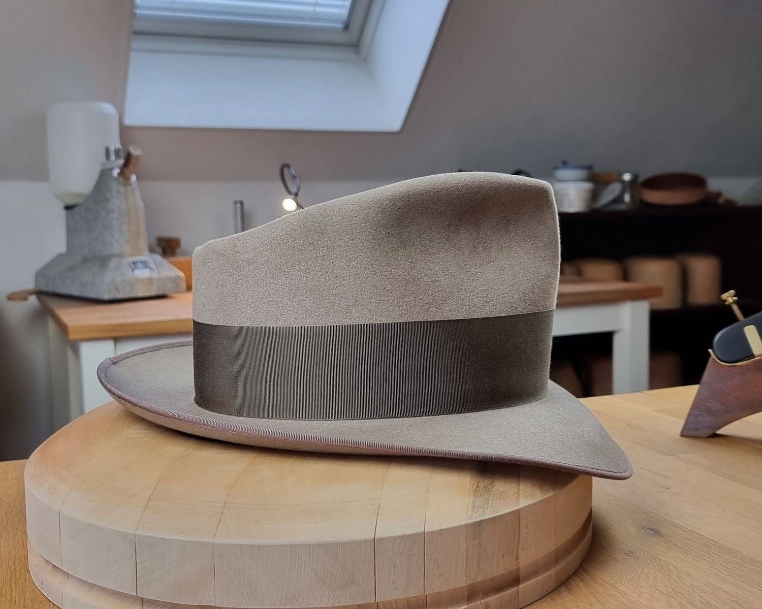BOGART FEDORA | STONE | 100X BEAVER | SIZE 59, US 7 3/8