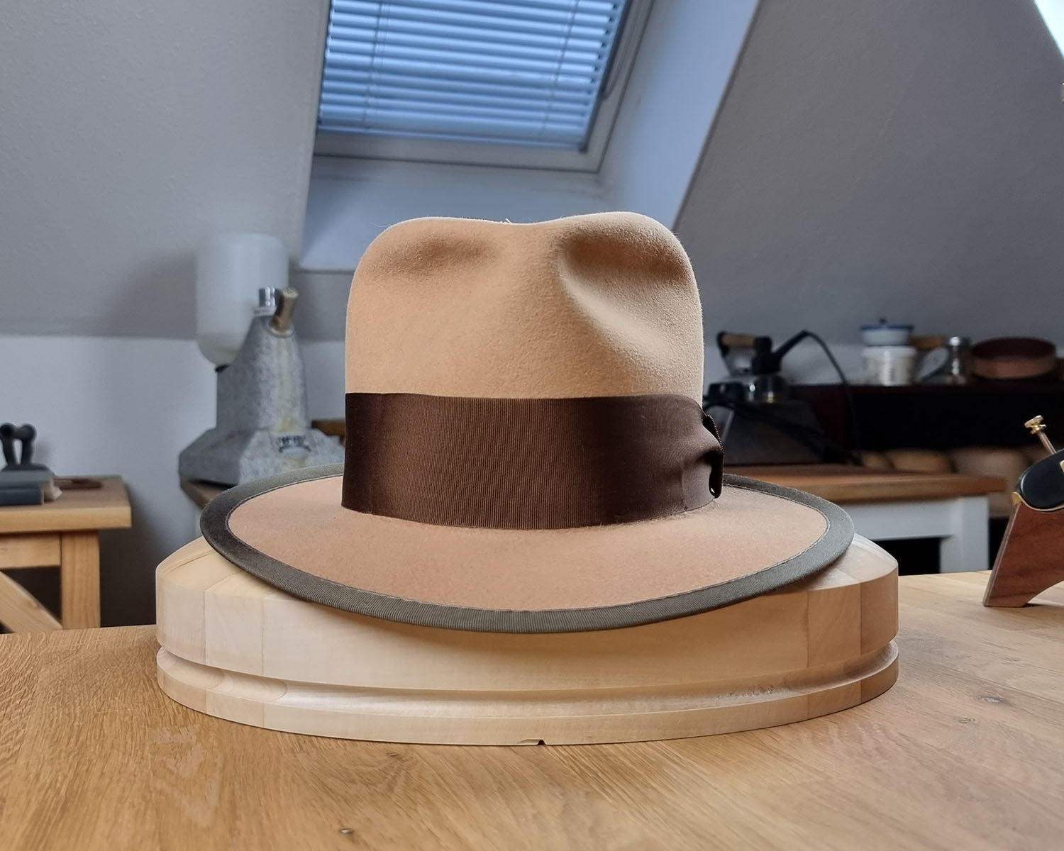 CAGNEY FEDORA | CAMEL COLOR | RABBIT BLEND | SIZE 60, US 7 1/2