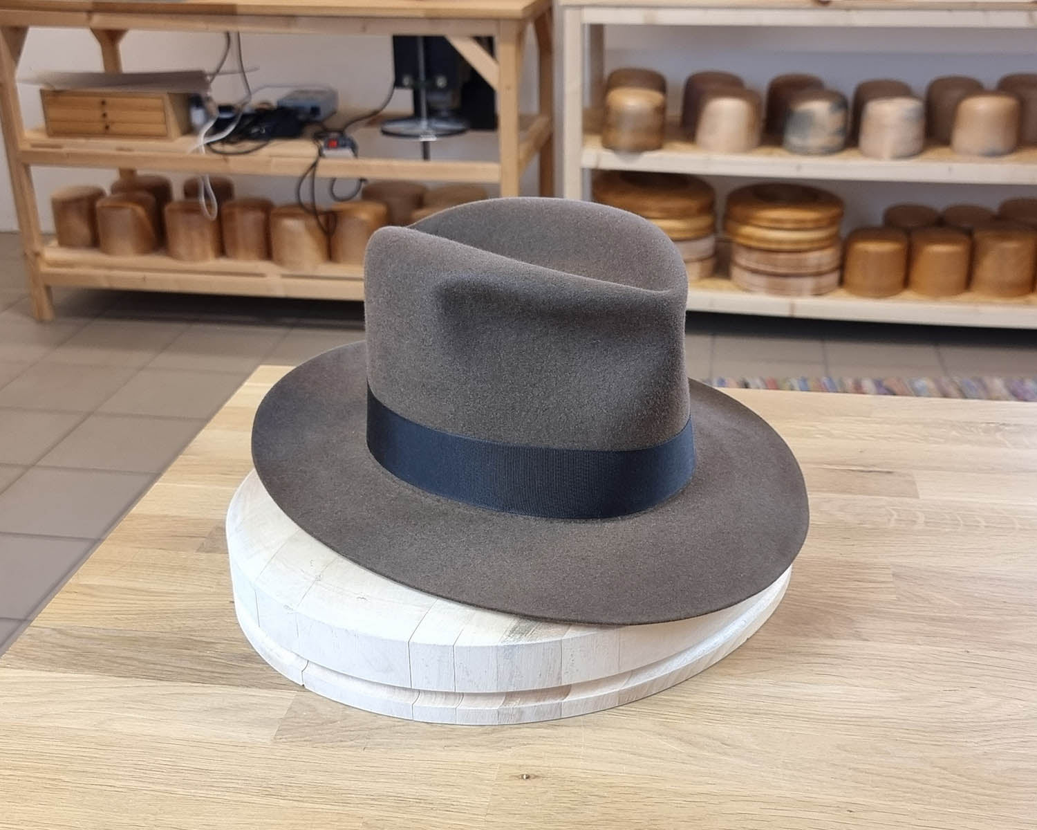 LEIFUR FEDORA | LIGHT SABLE | RABBIT &amp; HARE DELUXE BLEND | SIZE 59, US 7 3/8
