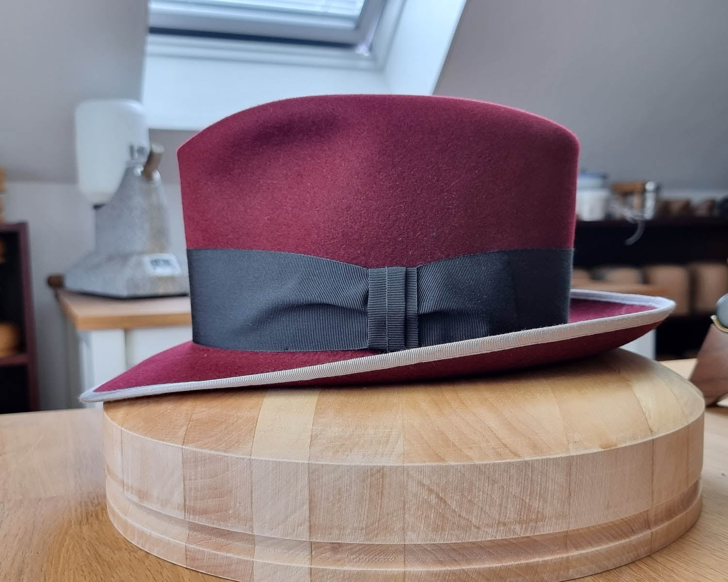 OLAV FEDORA | BURGUNDY | RABBIT &amp; HARE DELUXE BLEND | SIZE 59, US 7 3/8