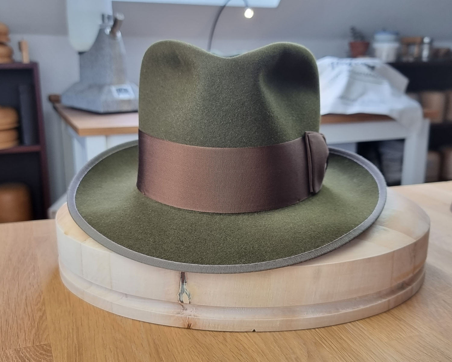 OLAV FEDORA | MOSS GREEN | RABBIT &amp; HARE DELUXE BLEND | SIZE 59, US 7 3/8