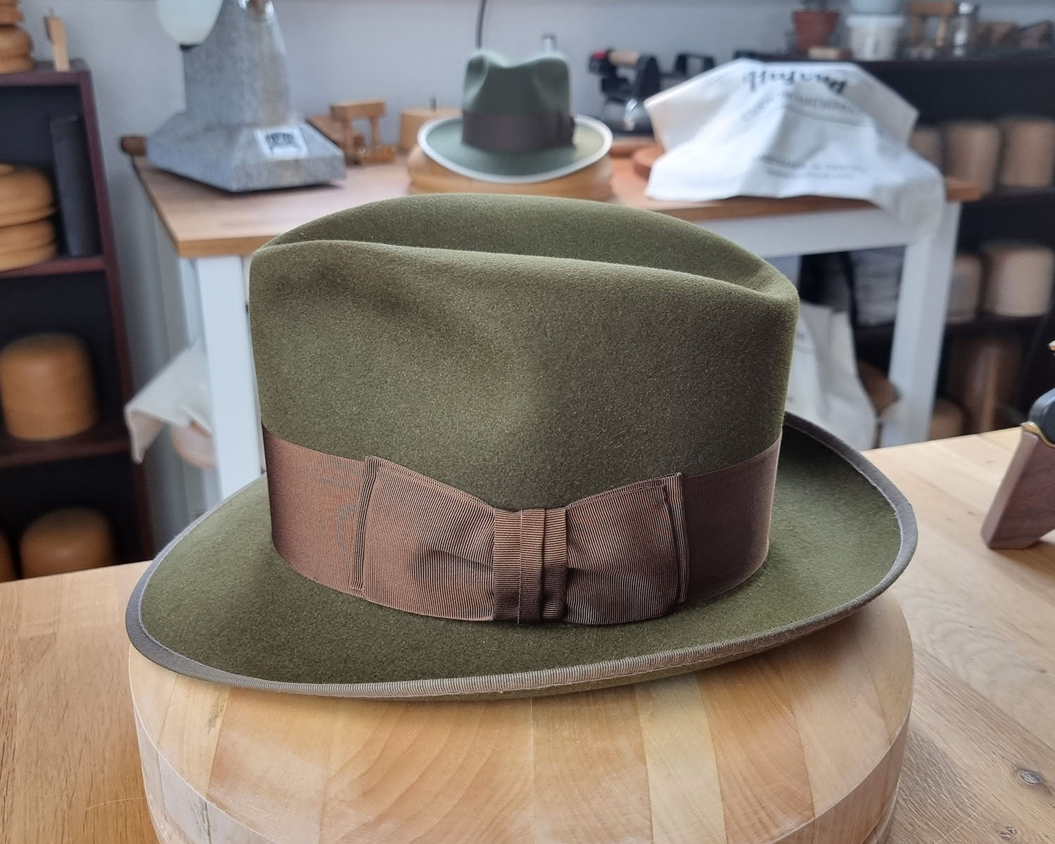 OLAV FEDORA | MOSS GREEN | RABBIT &amp; HARE DELUXE BLEND | SIZE 59, US 7 3/8
