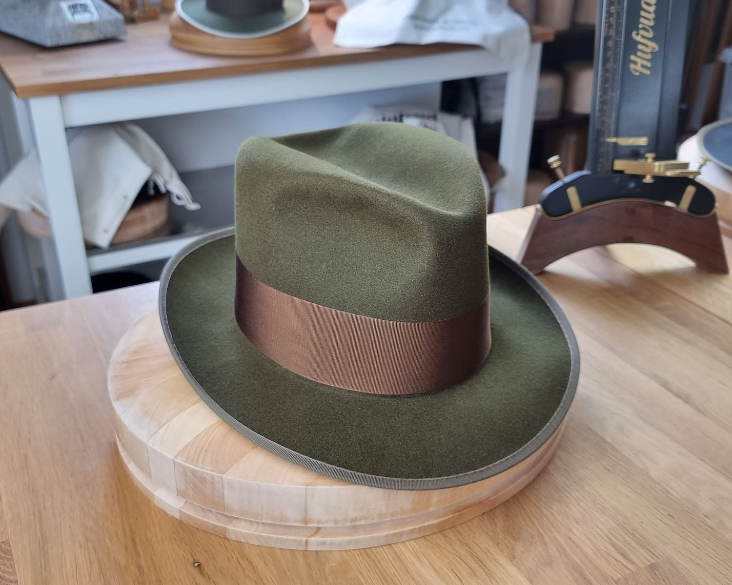 OLAV FEDORA | MOSS GREEN | RABBIT &amp; HARE DELUXE BLEND | SIZE 59, US 7 3/8