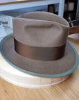 OLAV FEDORA | VINTAGE BEIGE | RABBIT & HARE DELUXE BLEND | SIZE 60, US 7 1/2