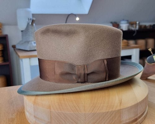 OLAV FEDORA | VINTAGE BEIGE | RABBIT &amp; HARE DELUXE BLEND | SIZE 60, US 7 1/2